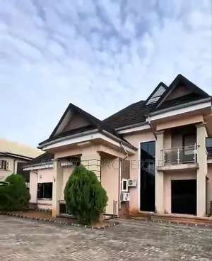 4bdrm Bungalow in Irhirhi, Airport Rd, Benin City for sale