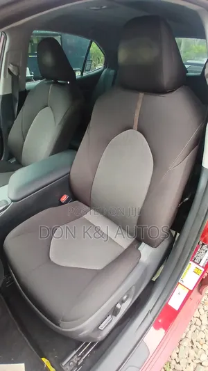 Toyota Camry LE (2.5L 4cyl 8A) 2019 Red