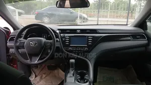 Toyota Camry LE (2.5L 4cyl 8A) 2019 Red