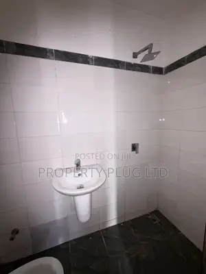 3bdrm Apartment in Idu for rent