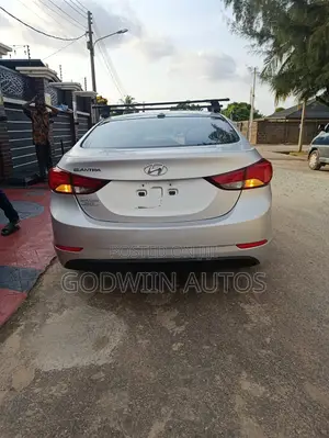 Hyundai Elantra GLS Sedan FWD (1.8L 4cyl 6A) 2013 Silver