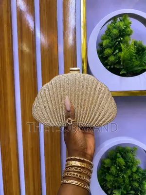 Luxury Gold Glitter Shell Clutch 