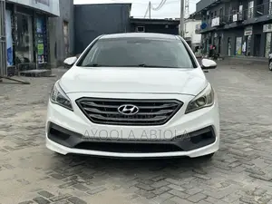 Hyundai Sonata Limited Sedan FWD (2.4L 4cyl 6A) 2017 Silver