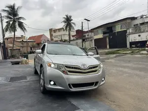 Toyota Venza XLE 2012 Silver