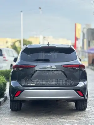 Toyota Highlander LE AWD 2020 Gray