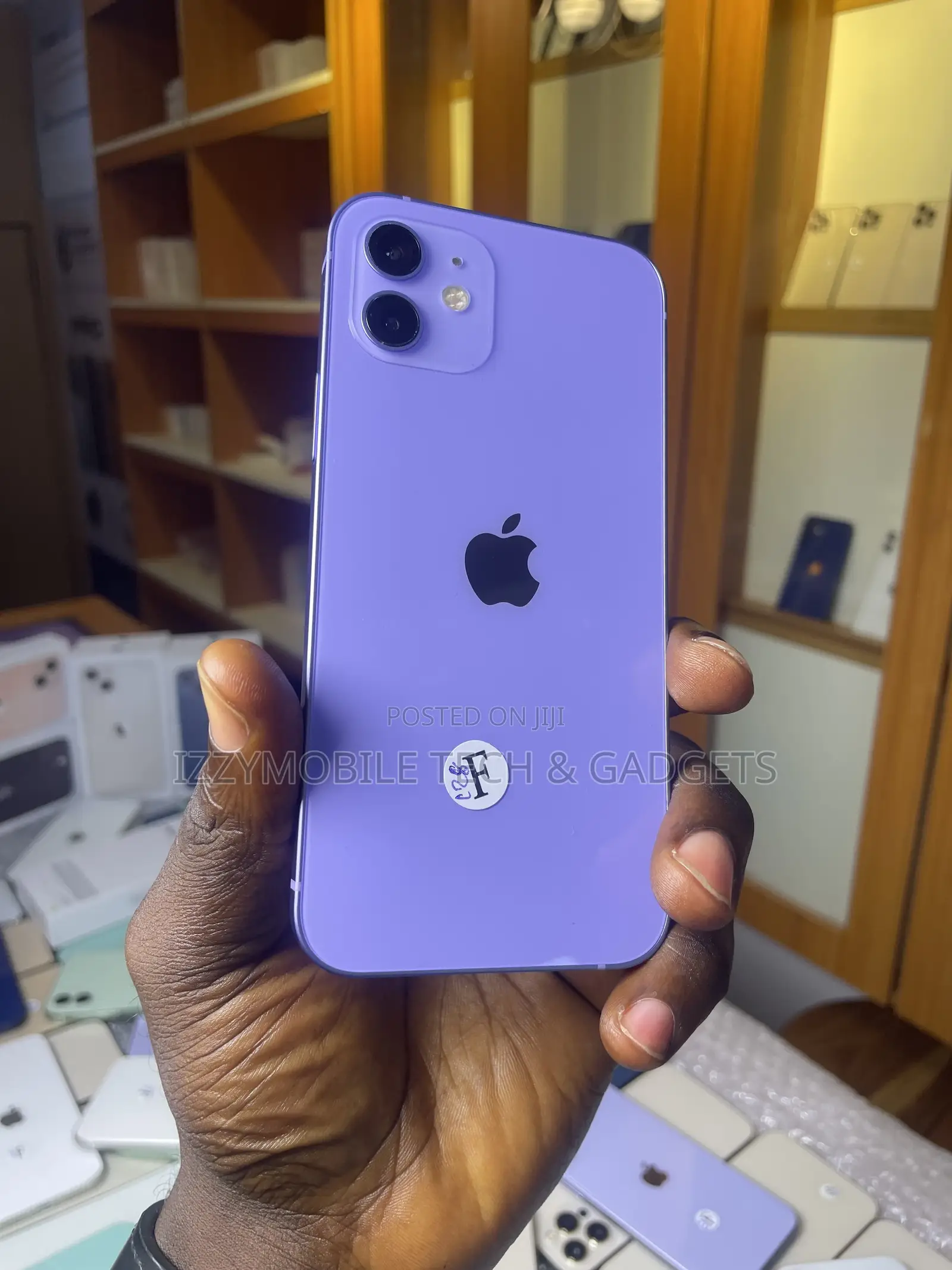 Apple iPhone 12 64 GB