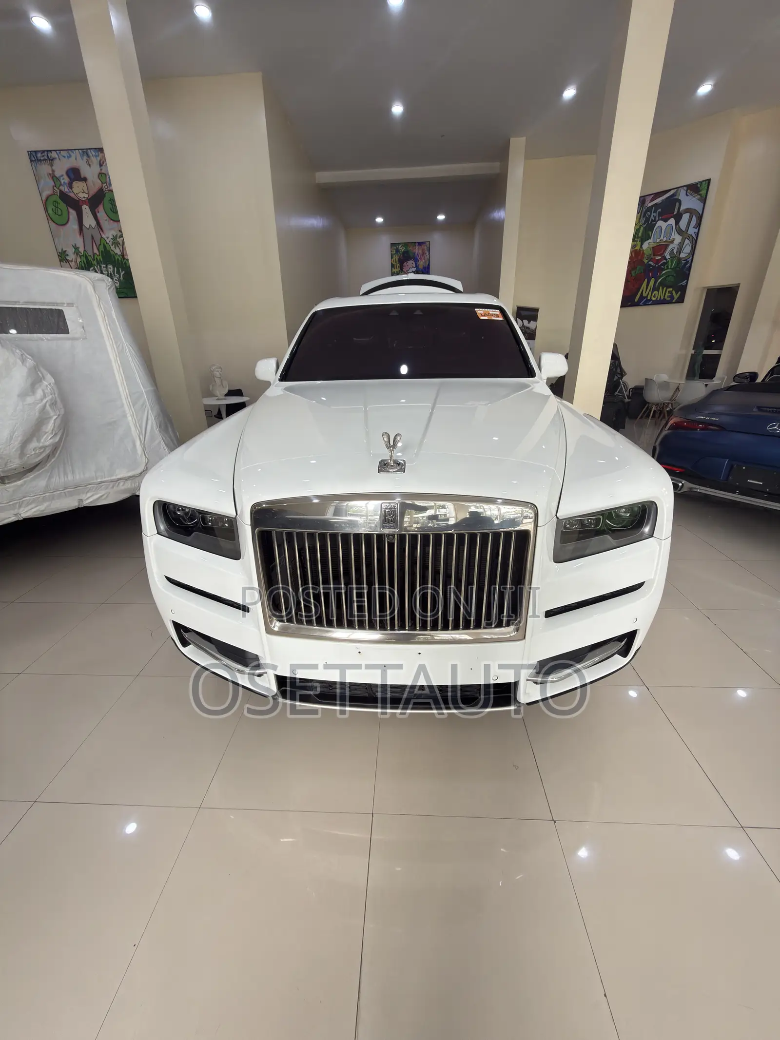 Rolls-Royce Cullinan Black Badge 2022 White