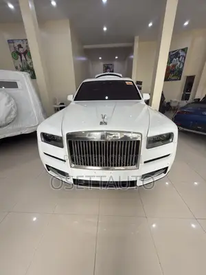 Rolls-Royce Cullinan Black Badge 2022 White