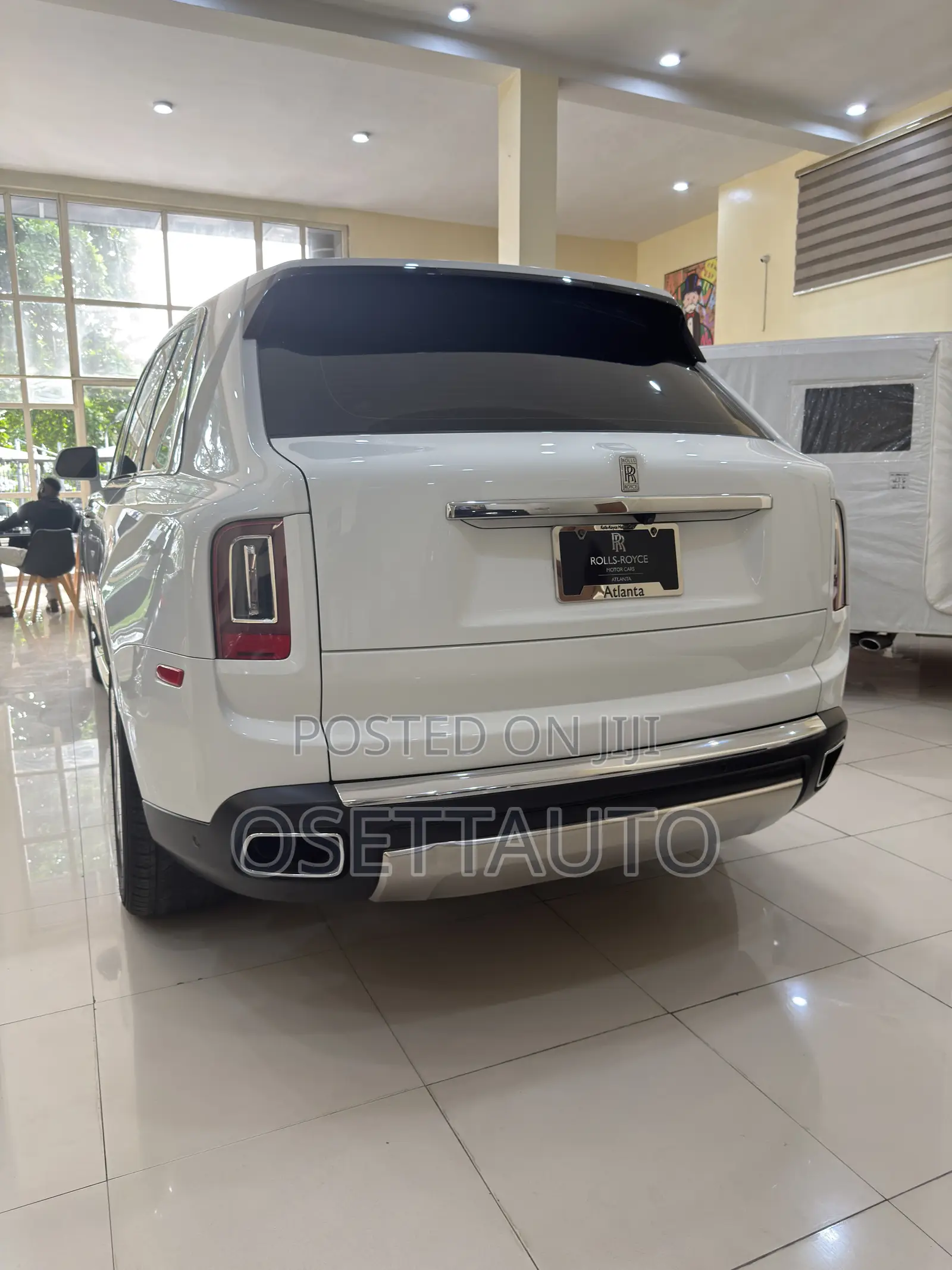 Rolls-Royce Cullinan Black Badge 2022 White