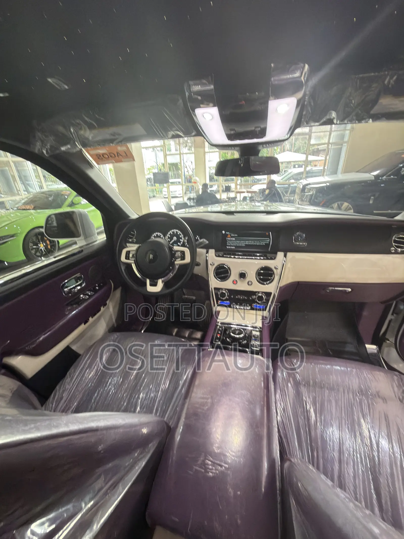 Rolls-Royce Cullinan Black Badge 2022 White