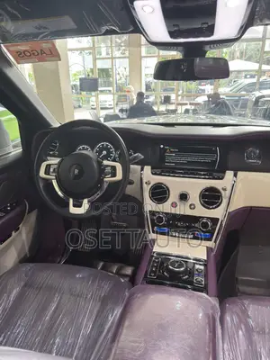 Rolls-Royce Cullinan Black Badge 2022 White