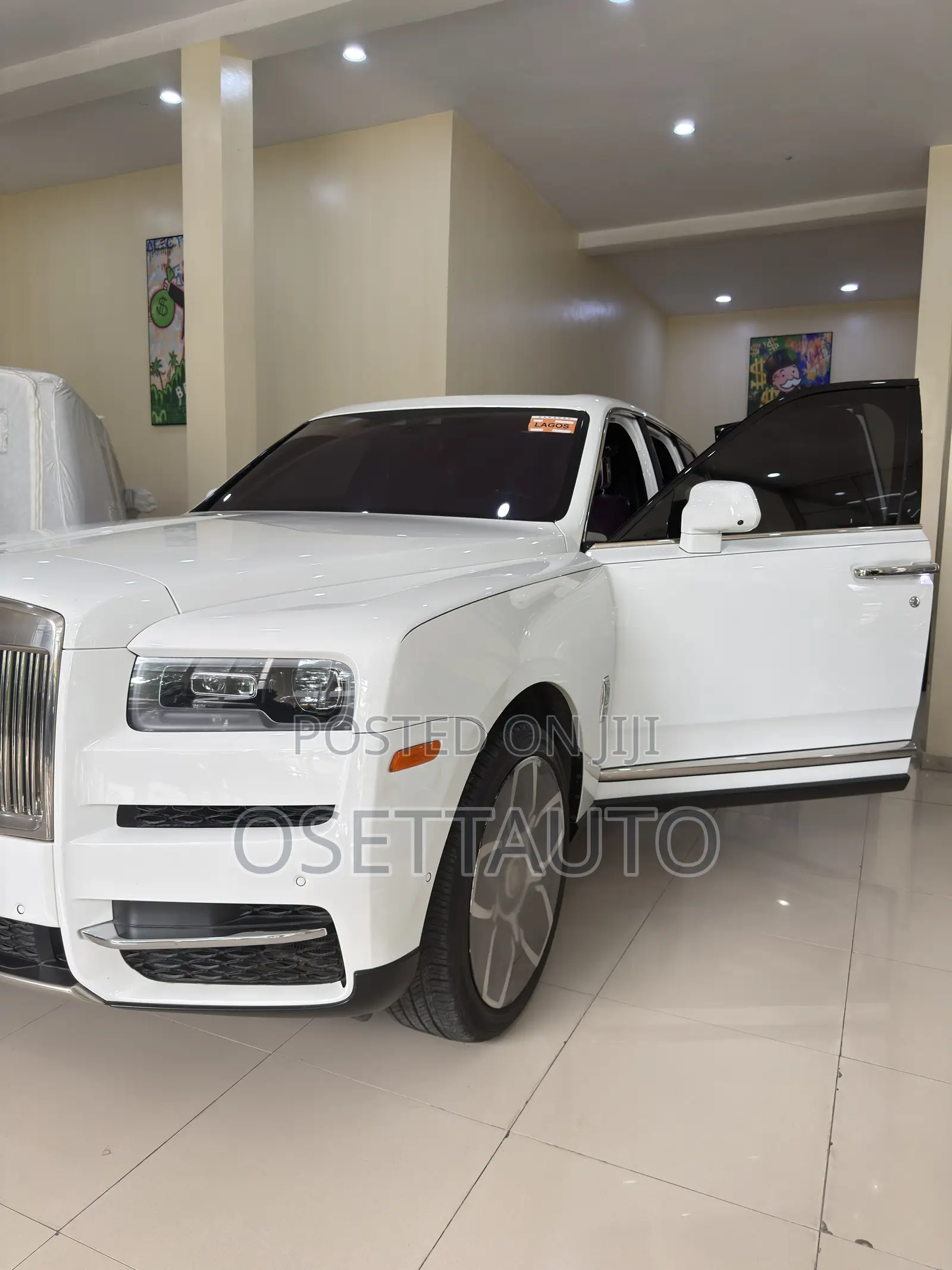 Rolls-Royce Cullinan Black Badge 2022 White