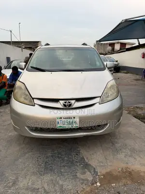 Toyota Sienna 2008 Brown