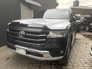 Toyota Land Cruiser 79 Series 2025 Black