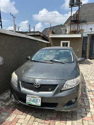 Toyota Corolla 2010 Gray
