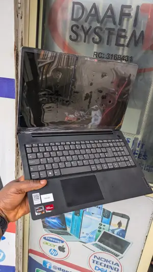 Laptop Lenovo V15 8GB AMD Ryzen 5 SSD 256GB