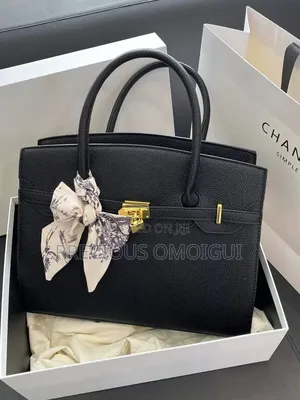 Elegant Ladies Handbags – Available in Different Colors