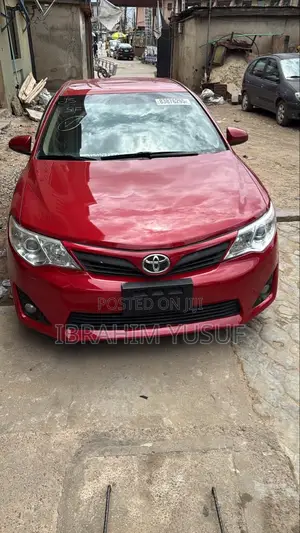 Toyota Camry LE 4dr Sedan (2.5L 4cyl 6A) 2013 Red