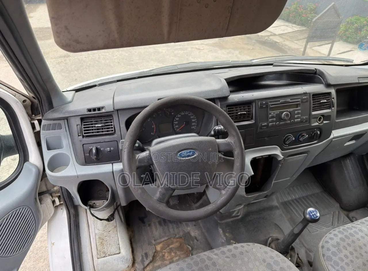 Ford Transit 2000 White
