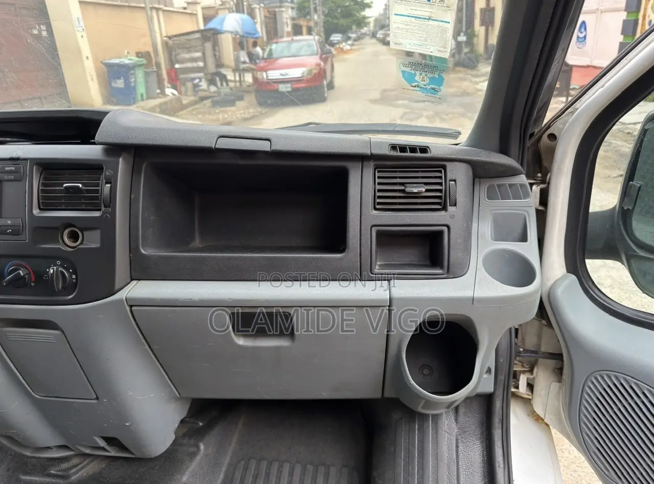 Ford Transit 2000 White