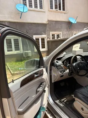 Mercedes-Benz M Class ML350 4dr SUV (3.5L 6cyl 7A) 2014 Silver