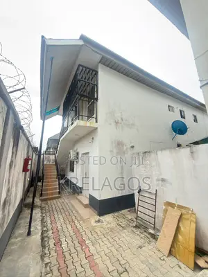 2bdrm Apartment in Lekki Phase 1 for rent