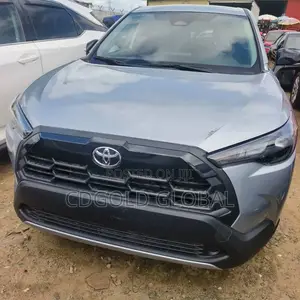 Toyota Corolla Cross 2026 Silver