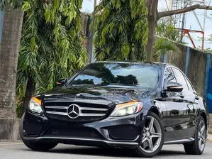 Mercedes-Benz C300 2016 Black
