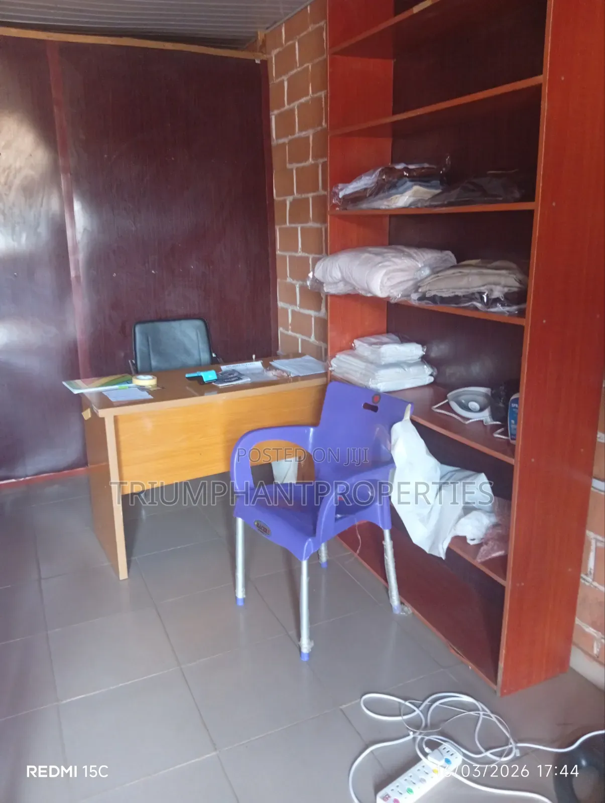 Eminence Laundry and Dry Cleaning Services