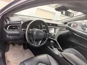 Toyota Camry 2019 Silver