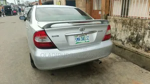 Toyota Camry XLE 4dr Sedan (2.4L 4cyl 4A) 2004 Silver