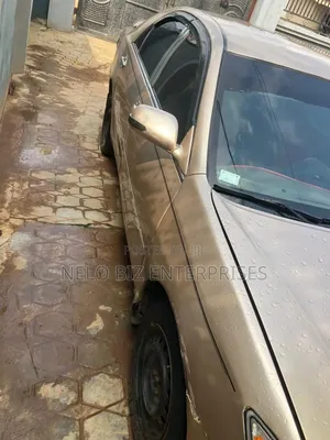 Toyota Camry LE 4dr Sedan (2.4L 4cyl 5M) 2003 Gold