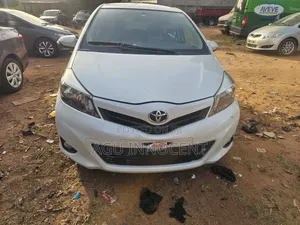 Toyota Yaris L Hatchback 3dr 2013 White
