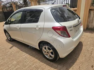 Toyota Yaris L Hatchback 3dr 2013 White