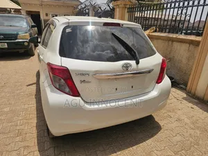 Toyota Yaris L Hatchback 3dr 2013 White