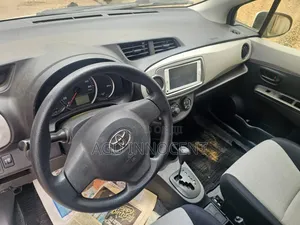 Toyota Yaris L Hatchback 3dr 2013 White