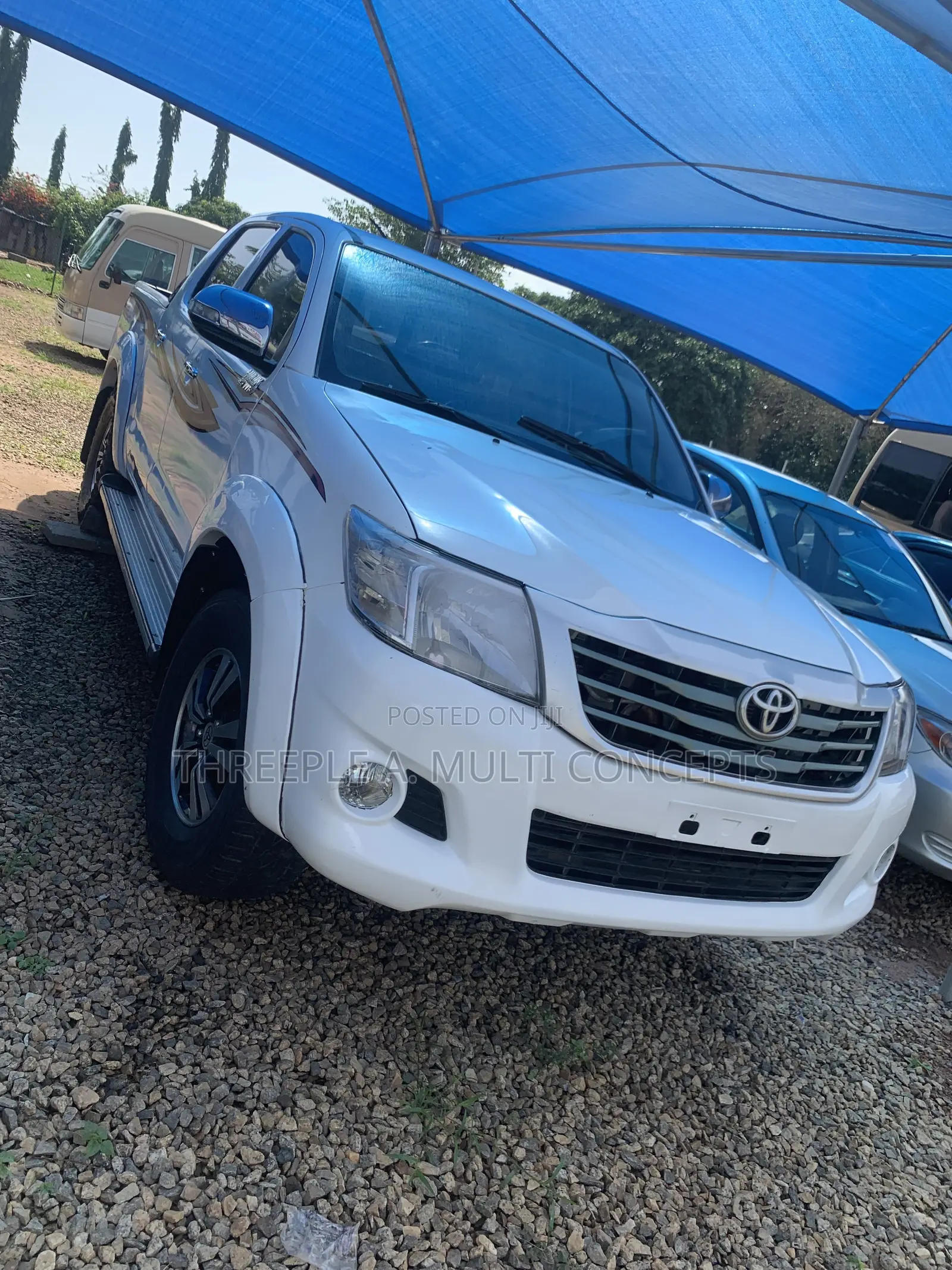 Toyota Hilux 2012 White