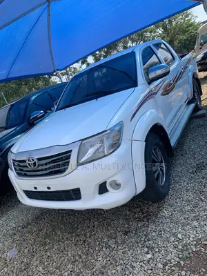 Toyota Hilux 2012 White