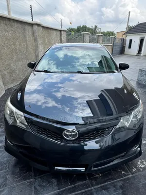 Toyota Camry SE Sport 4dr Sedan w/Prod. End 11/13 (2.5L 4cyl 6A) 2014