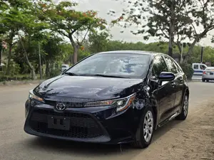 Toyota Corolla LE 2021 Blue
