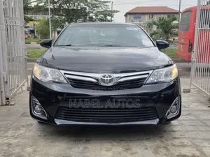 Toyota Camry XLE 4dr Sedan (2.5L 4cyl 6A) 2012 Black
