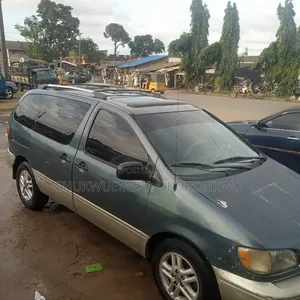 Toyota Sienna XLE & 1 hatch 2000 Blue