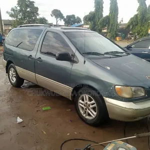 Toyota Sienna XLE & 1 hatch 2000 Blue
