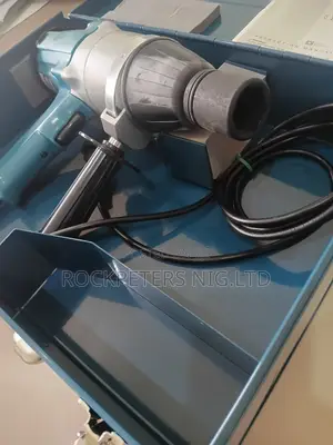 Makita 6906 Electric Impact Wrench 19mm (3/4")
