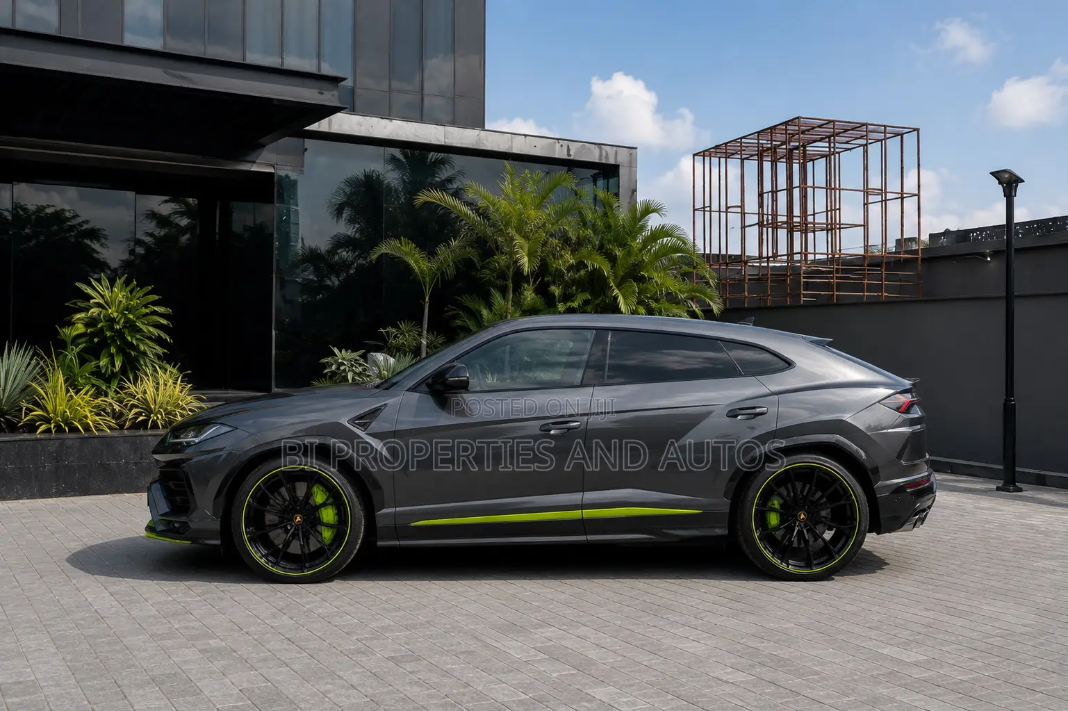 Lamborghini Urus Base 4dr AWD 2020 Gray