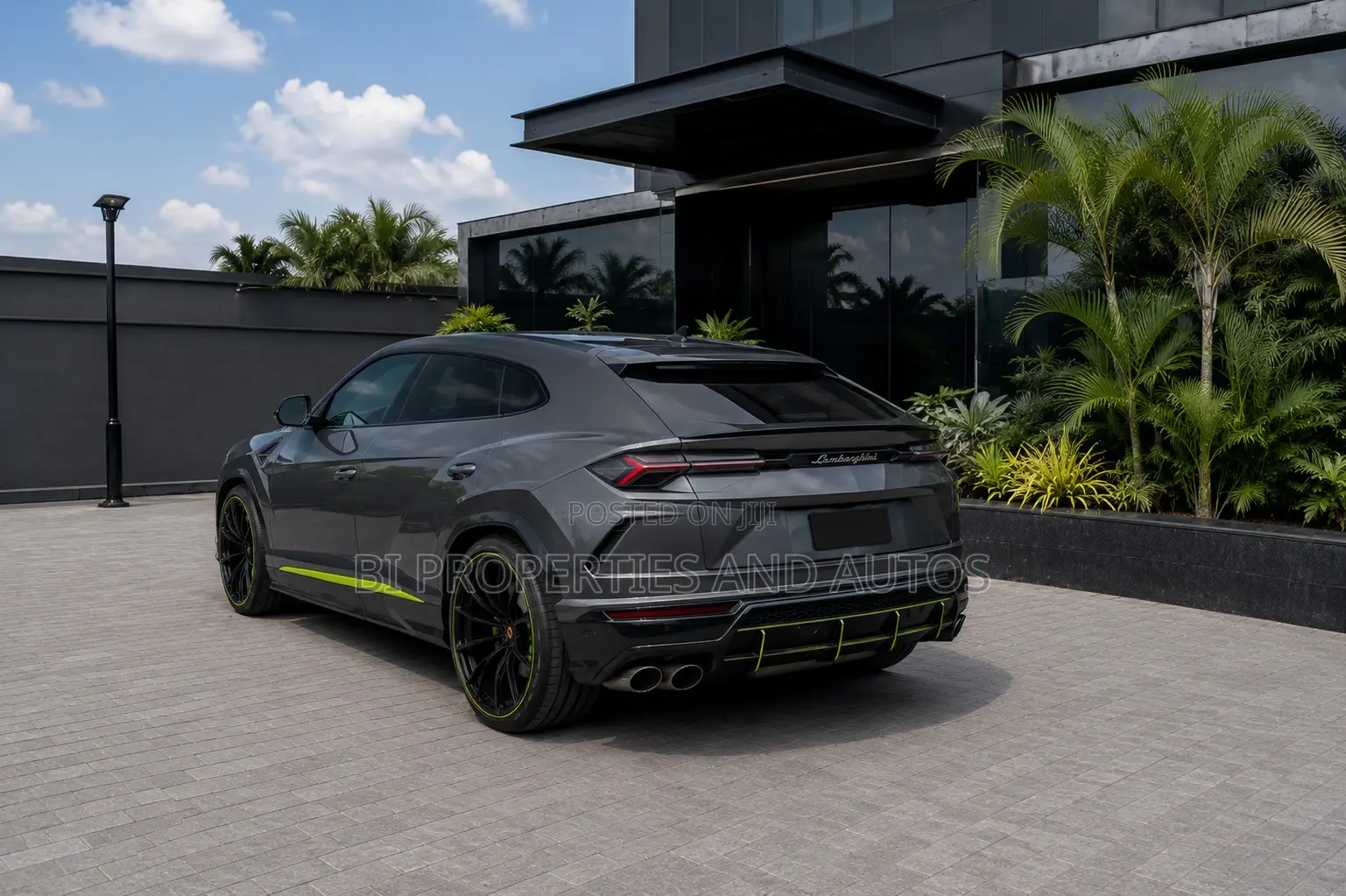 Lamborghini Urus Base 4dr AWD 2020 Gray