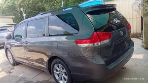 Toyota Sienna 2013 Gray