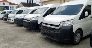 Toyota HiAce 2022 White