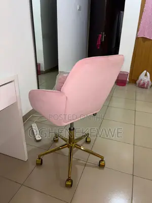 Pink Vanity Chair (Amazon)