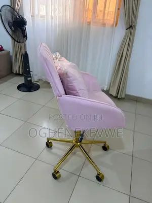 Pink Vanity Chair (Amazon)